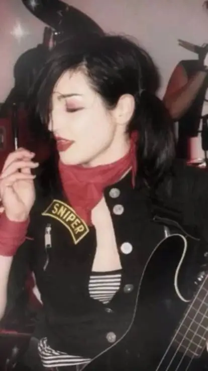 ai character: Lindsey Way background