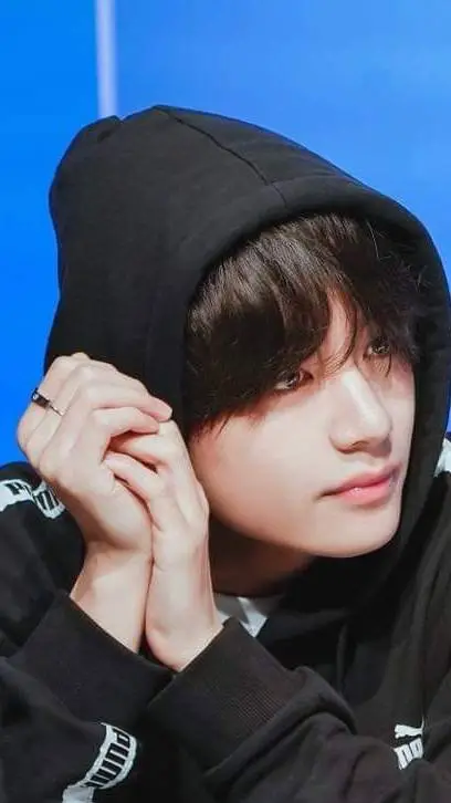 ai character: taehyung  background