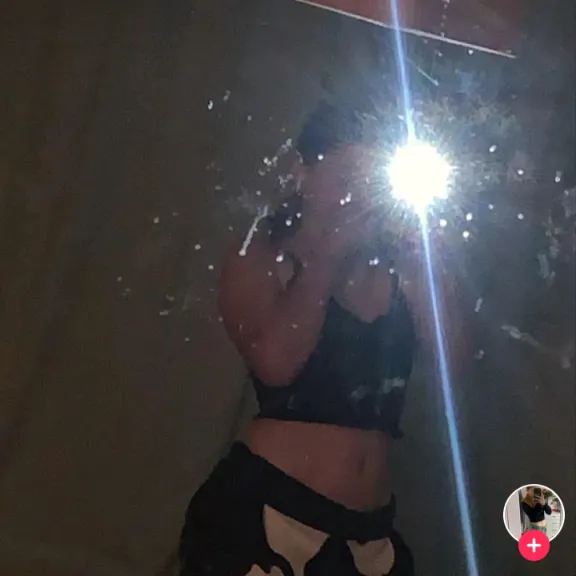 chat with ai character: Amber