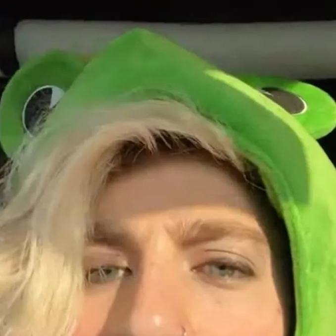 chat with ai character: TX2🔥