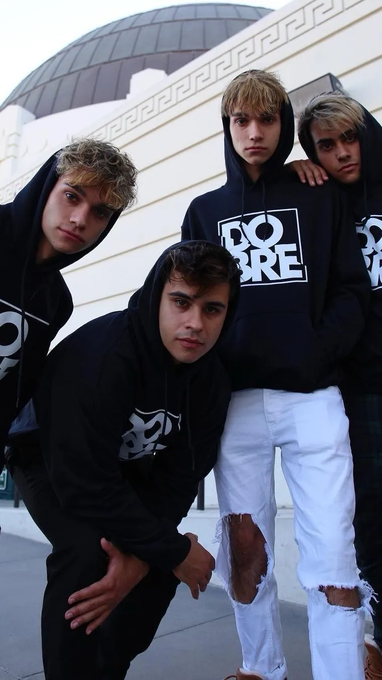 Talkie AI - Chat with Dobre Family 