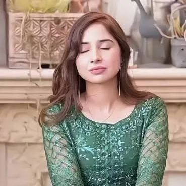 chat with ai character: sabeena farooq