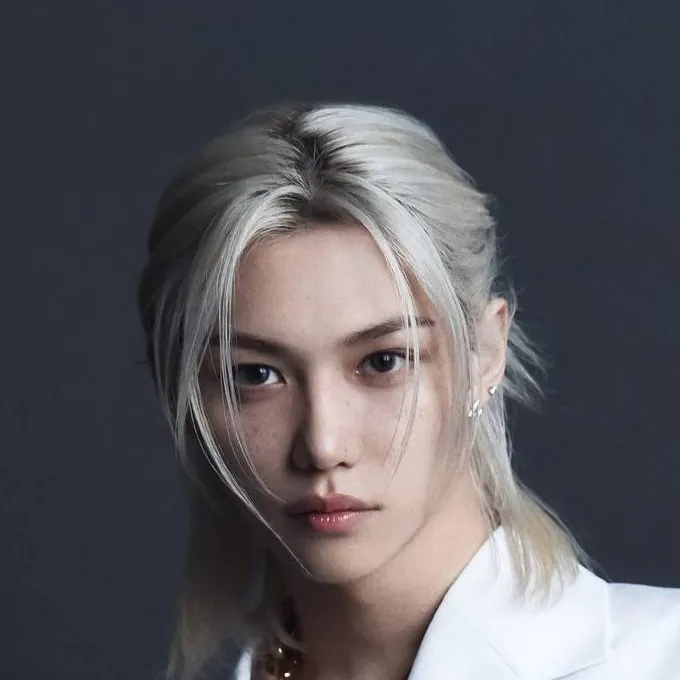 chat with ai character: Felix
