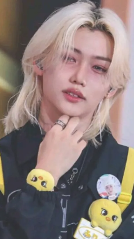 ai character: Felix as your bf background