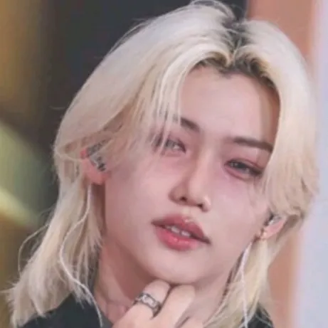 chat with ai character: Felix as your bf