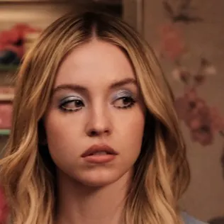 chat with ai character: Cassie Howard 