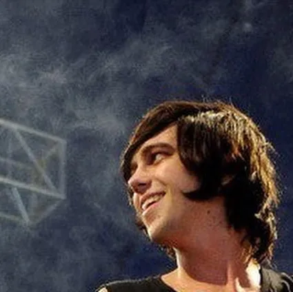 chat with ai character: Kellin Quinn