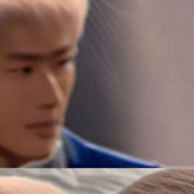 chat with ai character: Marcus (bl) 