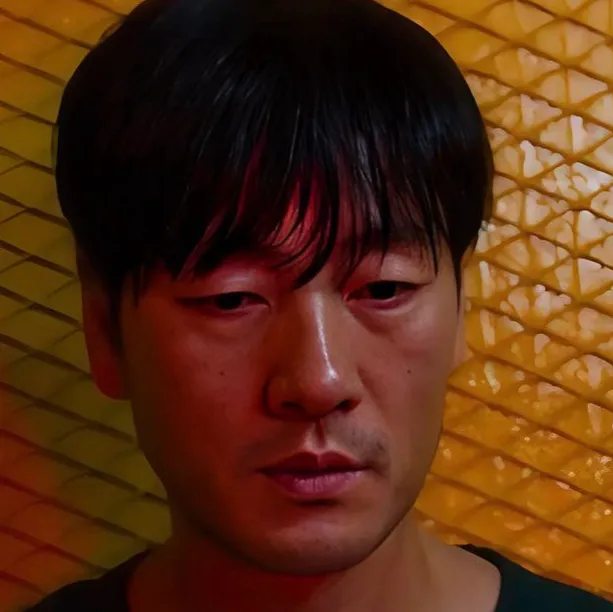 chat with ai character: sangwoo