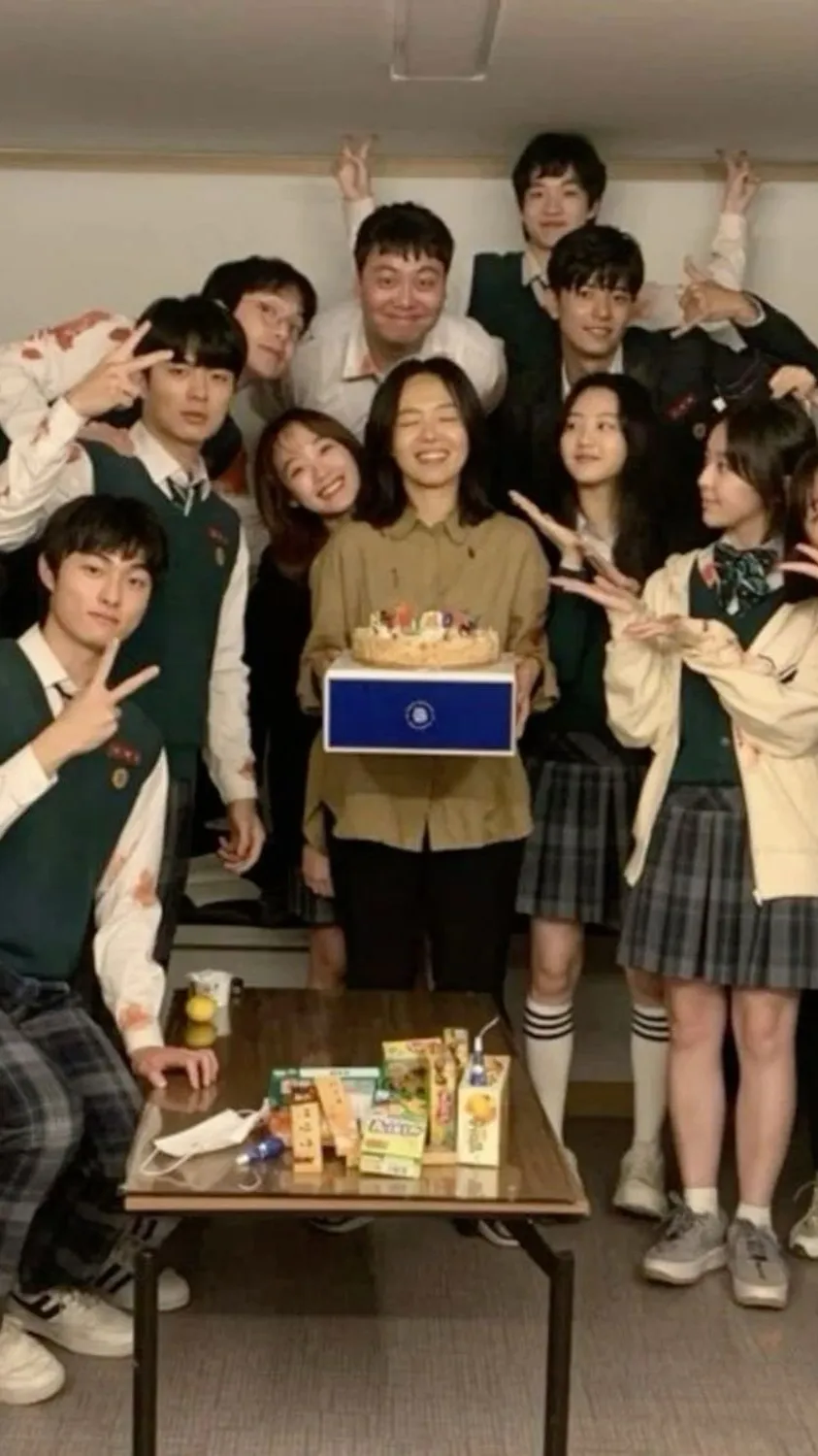 ai character: aloud background