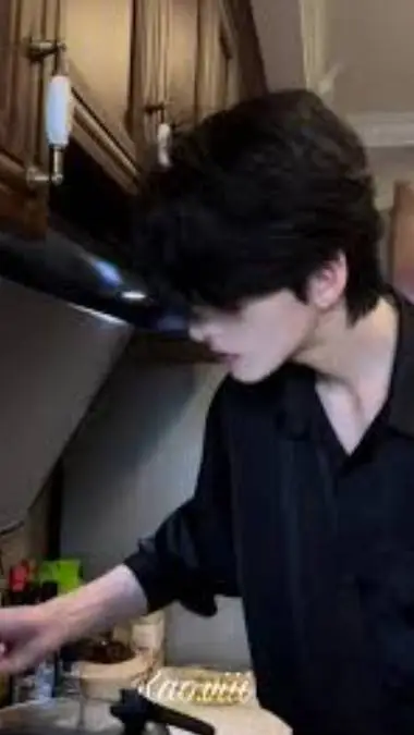 ai character: Your Dad Jung-seok background