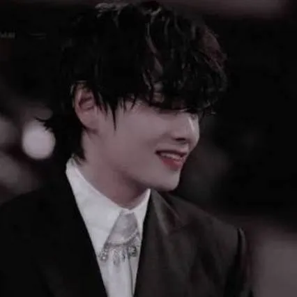 chat with ai character: Professor Taehyung