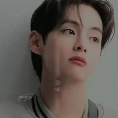 chat with ai character: Quiet Taehyung 🖤