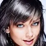chat with ai character: Maxine
