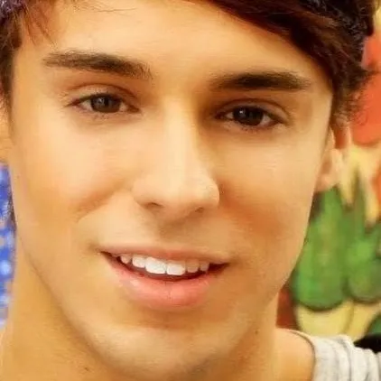 chat with ai character: Raphael 