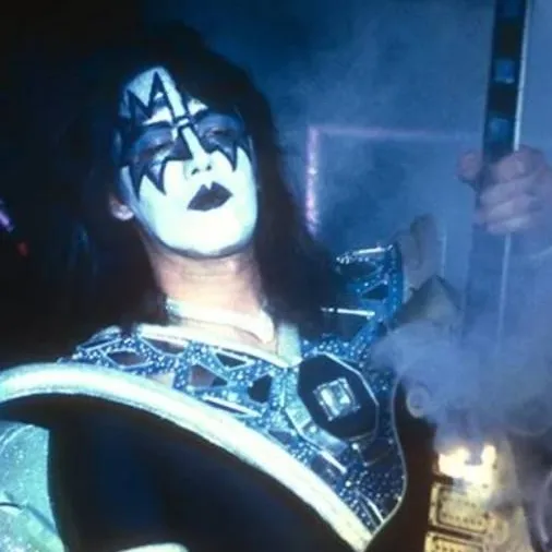chat with ai character: AceFrehley/spacman