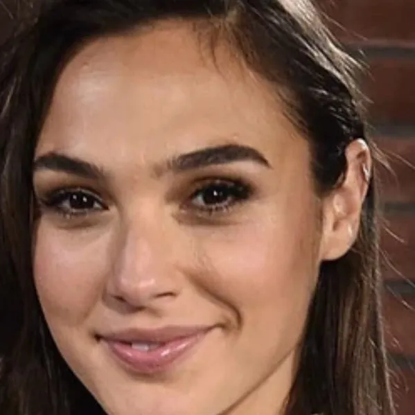 chat with ai character: Gal gadot