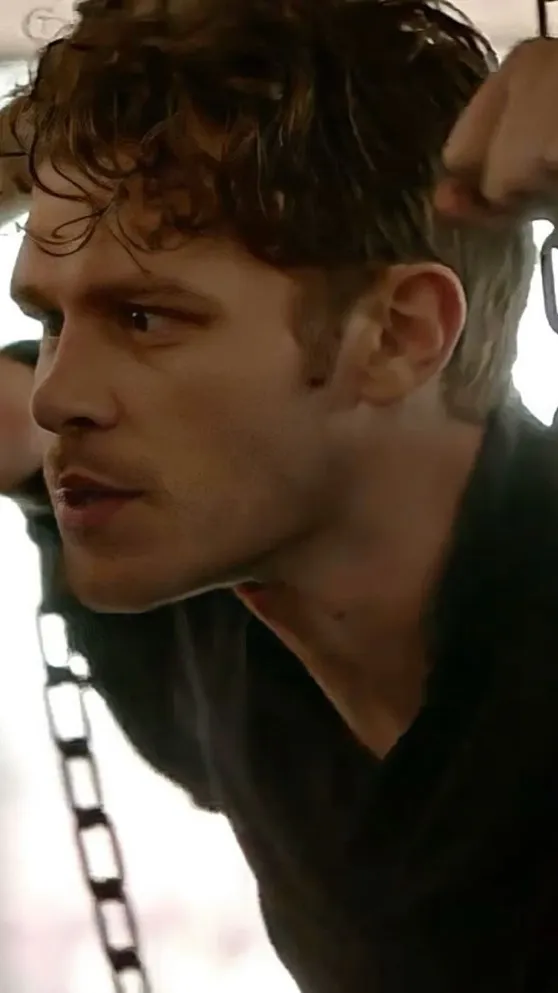 ai character: Klaus Mikaelson background