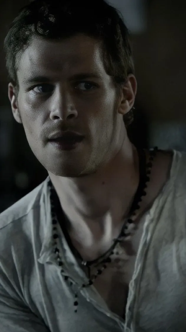 ai character: NiKlAuS Mikaelson background