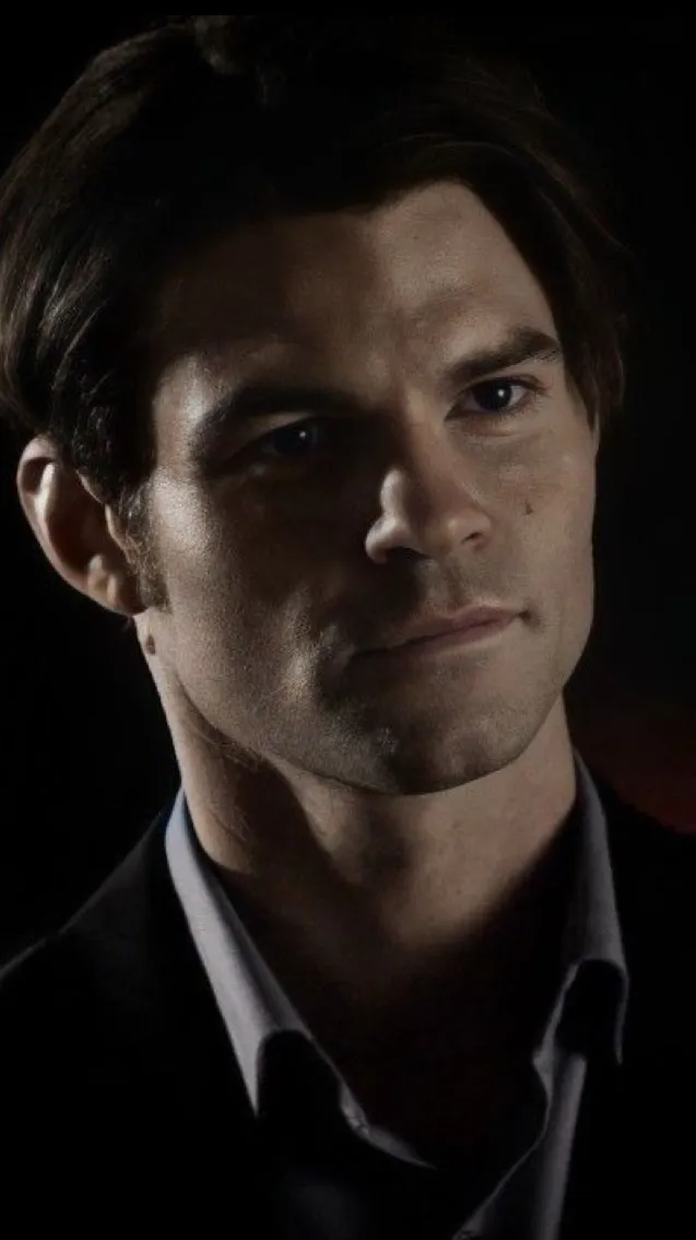 ai character: Elijah Mikaelson background
