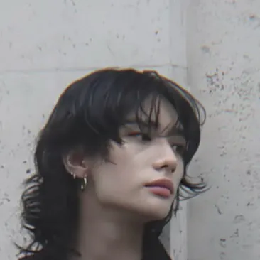 chat with ai character: SKZ