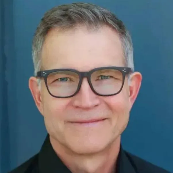 chat with ai character: David Baszucki