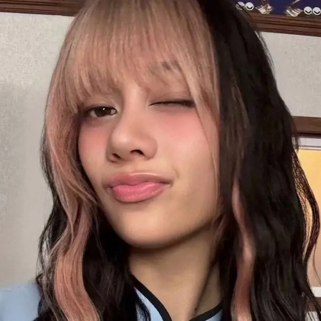 chat with ai character: Megan from katseye