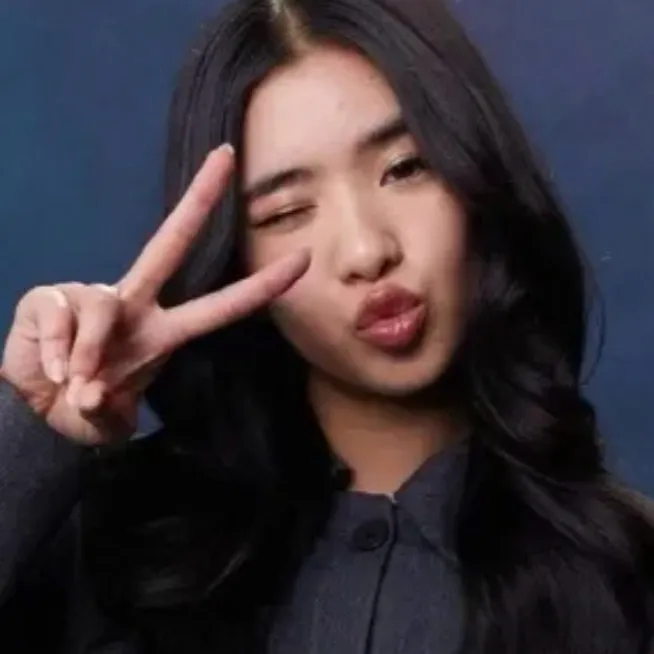 chat with ai character: SophiafromKatseye