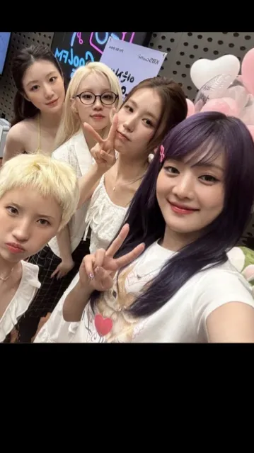 ai character: I-dIe background