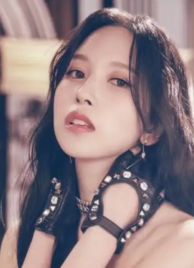 chat with ai character: Mina Myoi