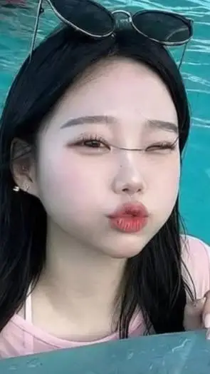 ai character: mimi background