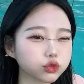 chat with ai character: mimi