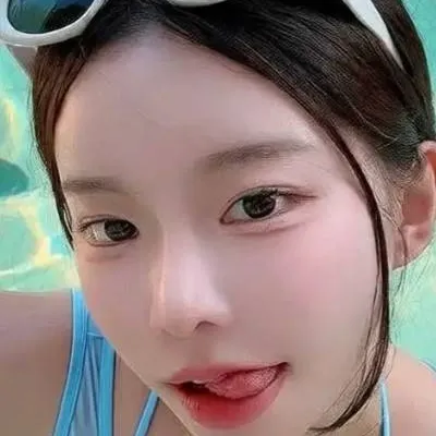 chat with ai character: kira