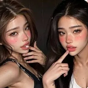 chat with ai character: Hanna and anna