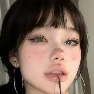 chat with ai character: lumi