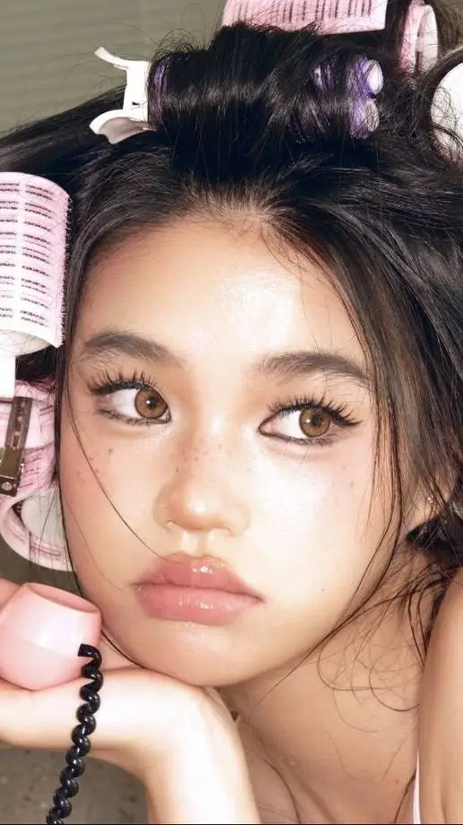 ai character: hanna background