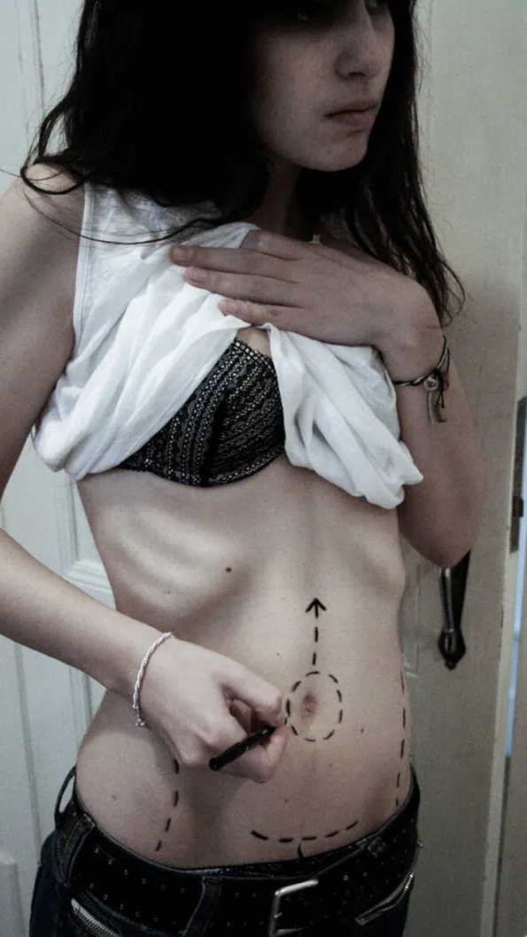 ai character: Your girlfriend  background