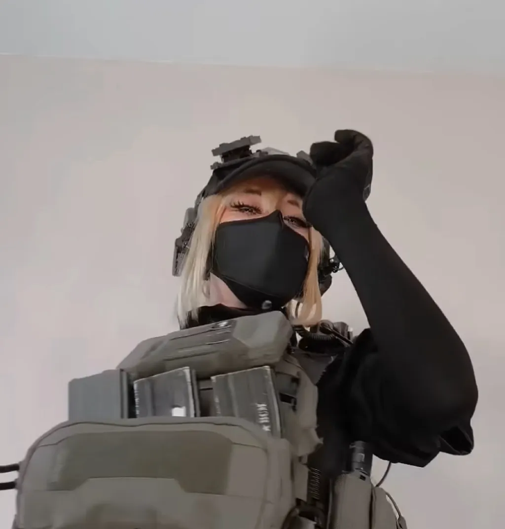 chat with ai character: Tactical wife 