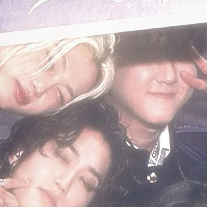 chat with ai character: Skz 