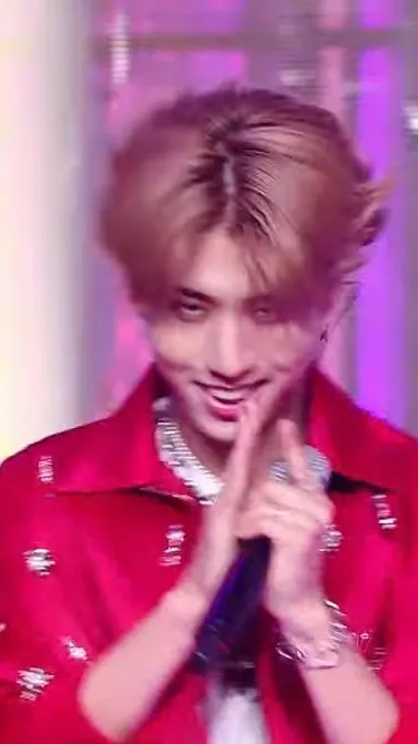 ai character: Han (my biasss)  background