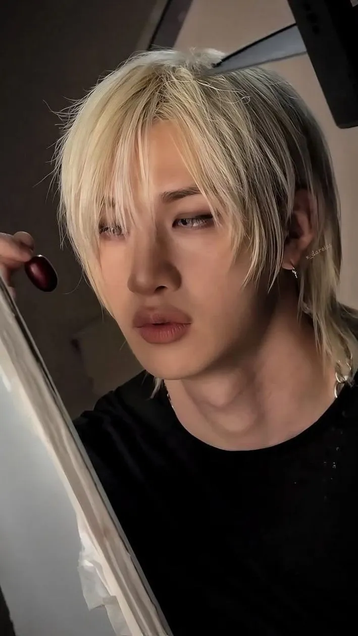 ai character: Bangchan  background