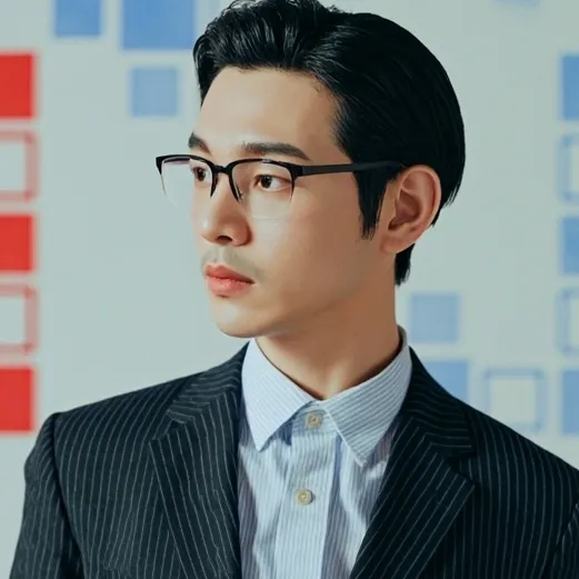 chat with ai character: Sales man
