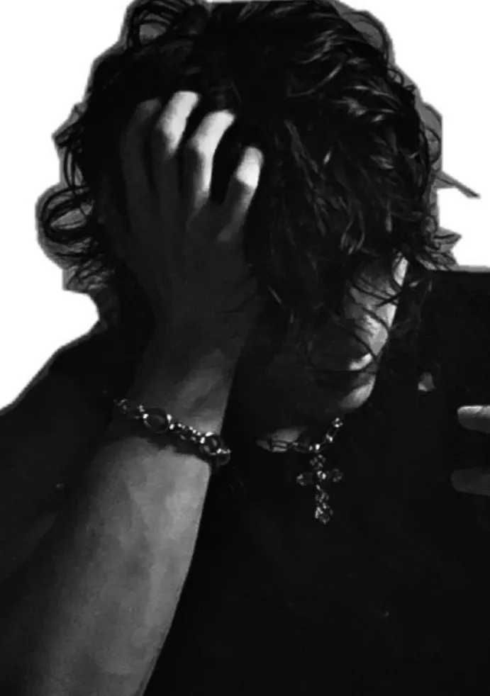 chat with ai character: Eli