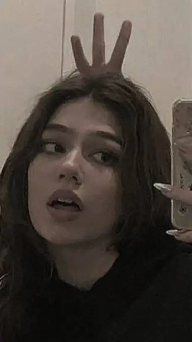 ai character: Emma background