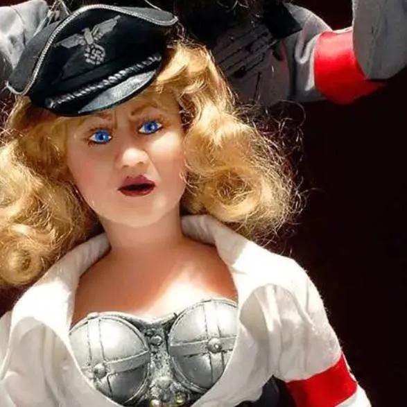 chat with ai character: bombshell