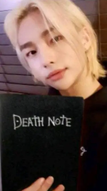 ai character: Felix background