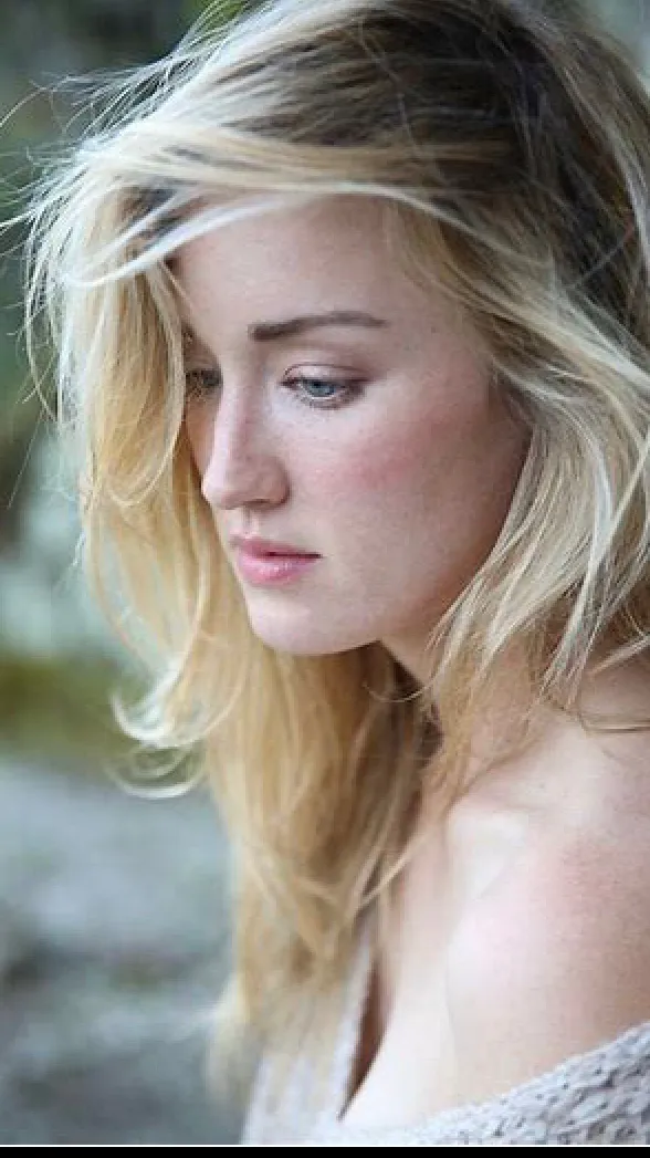ai character: Ashley Johnson  background