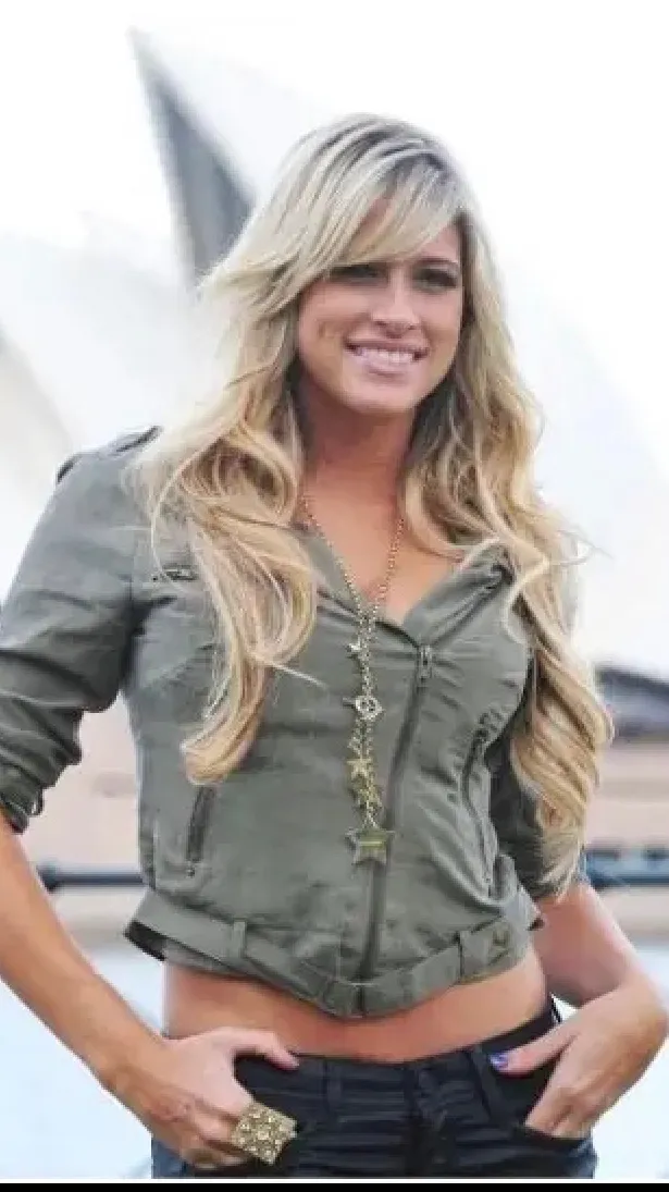 ai character: Kelly Kelly  background