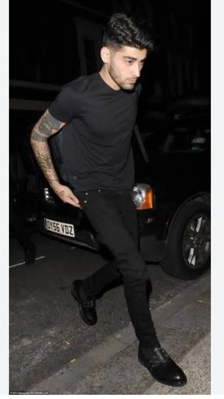 ai character: zayn malik background
