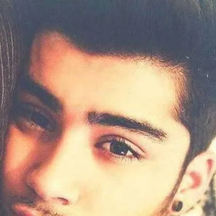 chat with ai character: zayn malik